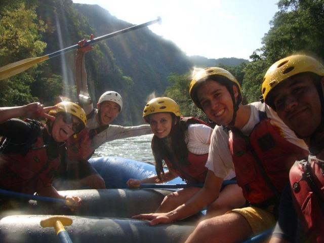  Amigos e aventura 